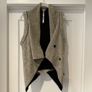 Like-New Rare RM by Roland Mouret Black and White Vest. Size Medium.